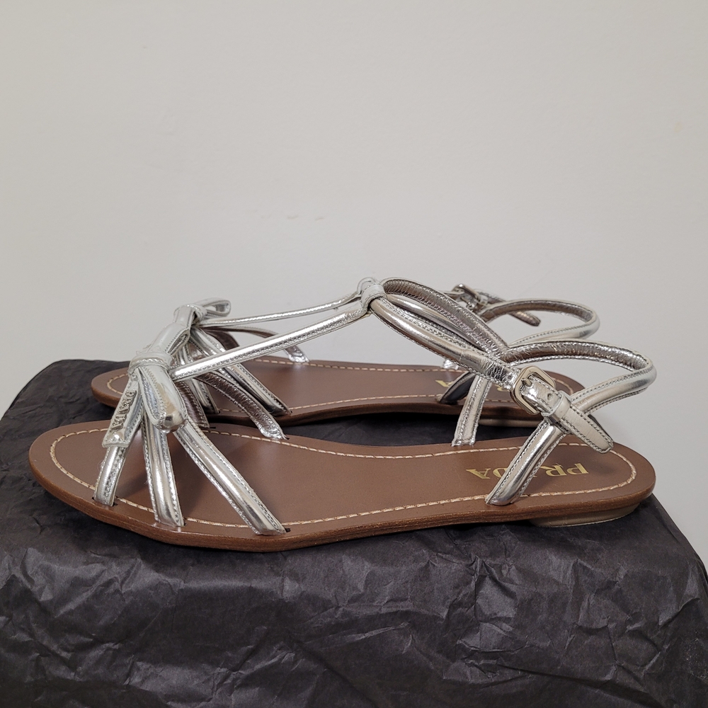 New Prada Leather Bow Logo Silver Sandals - Picture 11 of 11